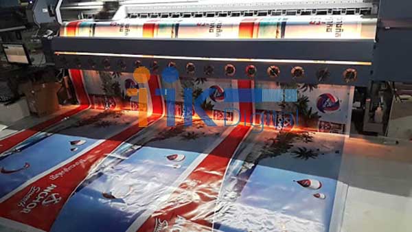 Giá máy in bạt khổ lớn Hiflex tùy thuộc vào nhiều yếu tố