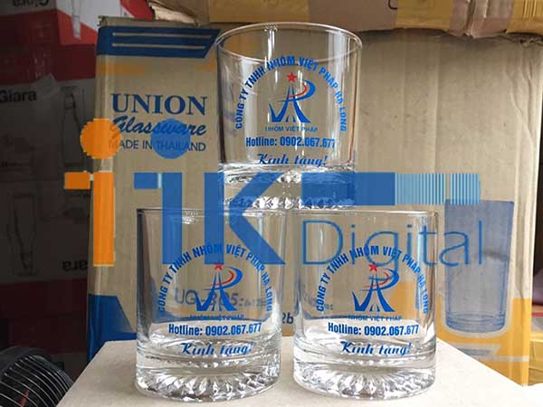Máy in lên ly thủy tinh tạo ra những sản phẩm ly thủy tinh