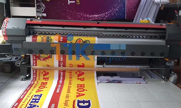 Giá của máy in in được giấy decal phụ thuộc vào nhiều yếu tố