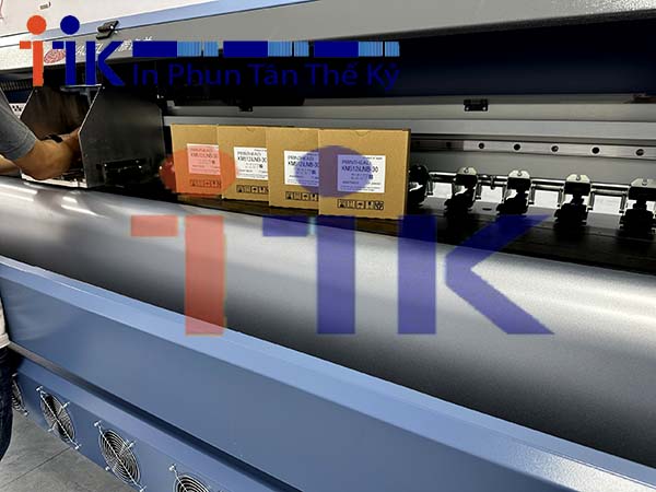 Máy in logo công ty trên nhiều loại chất liệu khác nhau